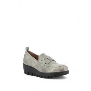 NEW WONDERS women's fly rings moccasins shoes in iris gris (light grey patent)